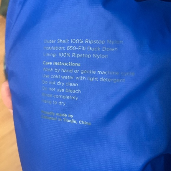 Cotopaxi hooded down jacket - Picture 3 of 3